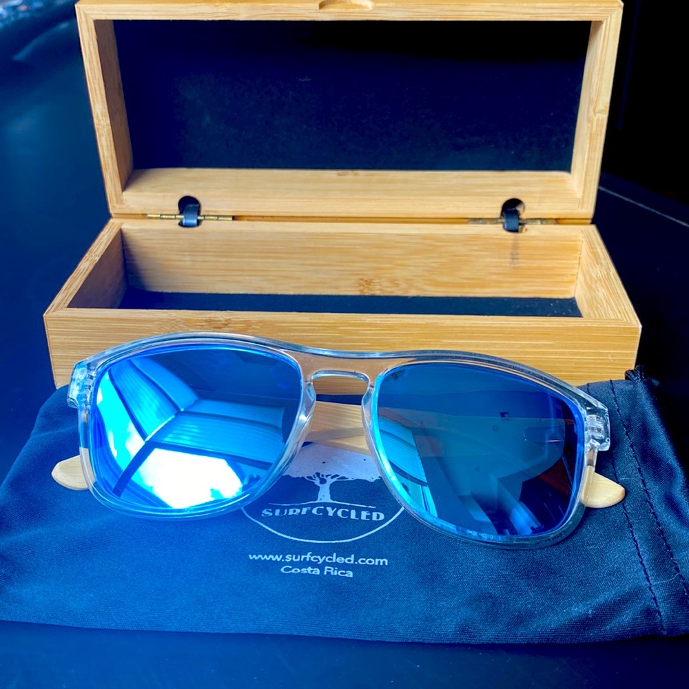 Unisex Sunglasses with bamboo arms